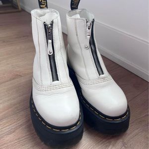 Dr. martens Jetta platform boots white